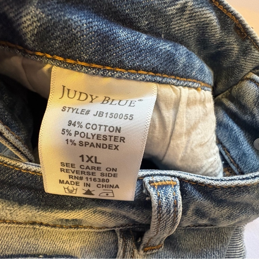 NWOT Judy Blue 1XL Blue Distressed Jean Shorts - Picture 8 of 9